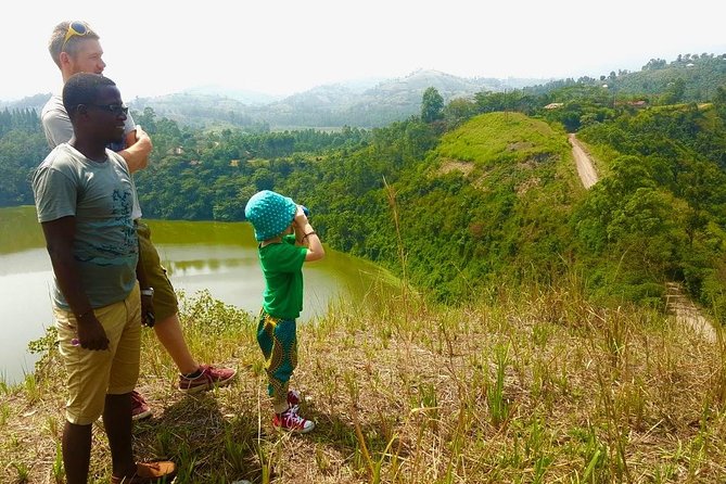 6 Day Gorilla tracking and Wildlife Safari - The private format and guide support