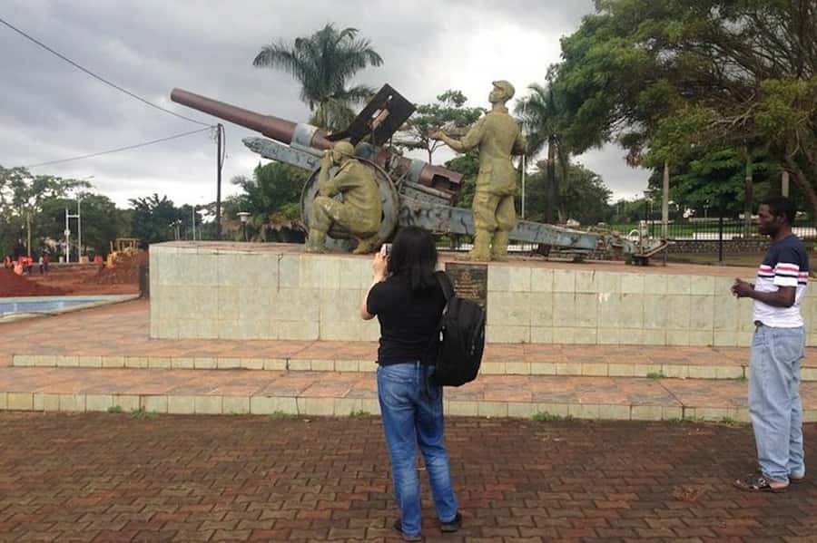 Entebbe: Guided Walking Tour - The Nsamizi Road rolex stop