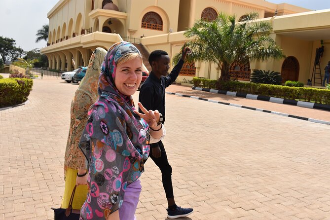 Kampala City Tour - Half Day - Starting downtown among monuments and ministries