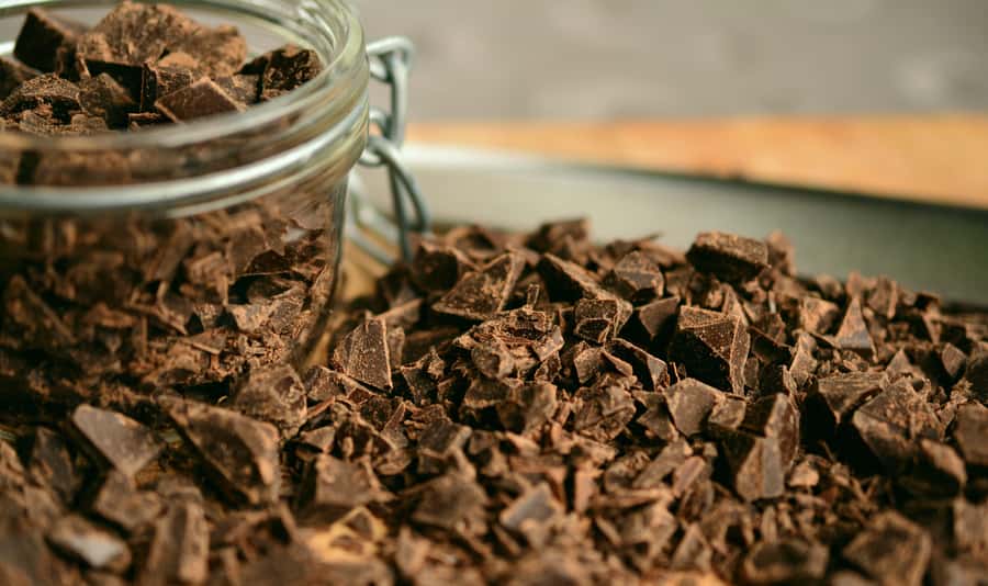 Kampala: Hands-On Chocolate Making Experience - Tempering and molding your chocolate bar