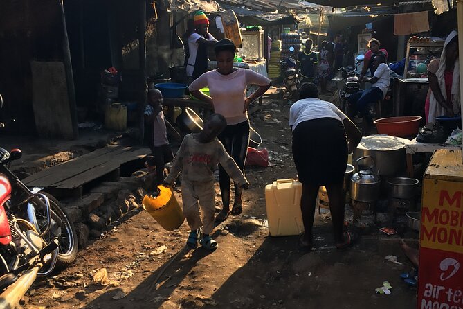 Kampala Heart of Walking Adventure - Nakasero Market and the taste of fresh fruit