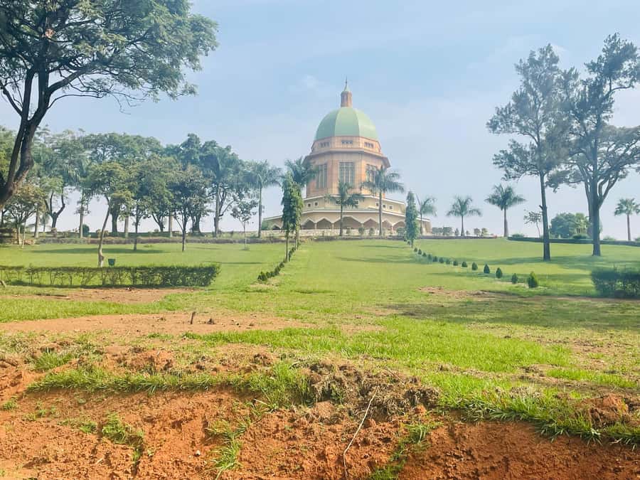 Kampala: Private Guided City Tour with vehicle Transfers - Kasubi Tombs and traditional Ganda design