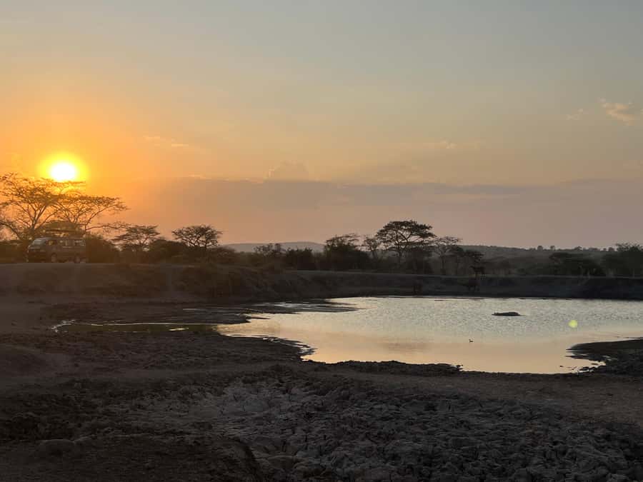 Lake Mburo: 1 Day Best of Uganda Wildlife & Equator Tour - Kayabwe and the Equator stop on the way back