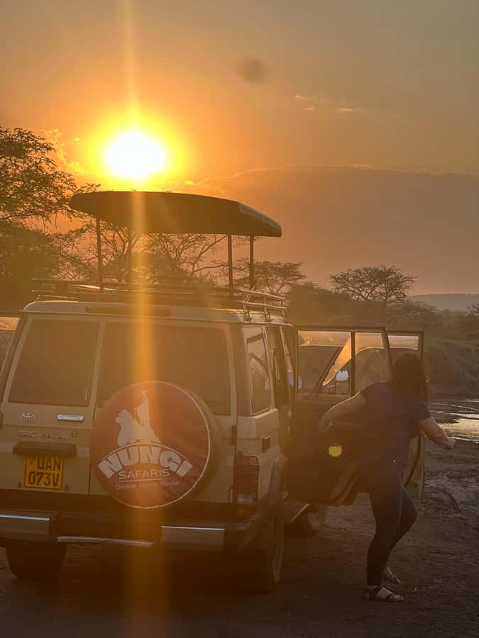 Lake Mburo: 1 Day Best of Uganda Wildlife & Equator Tour - What the $455 price really covers