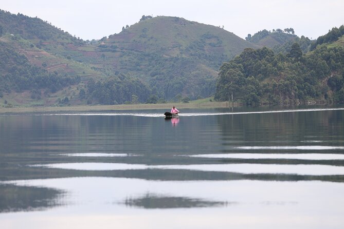 Private 4 Days Gorilla Trekking Tour and Lake Bunyonyi Visit - Meeting the Batwa community near Rushaga