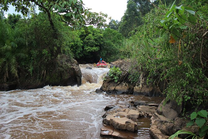 Uganda Jungle Rafting - The 20-minute safety briefing